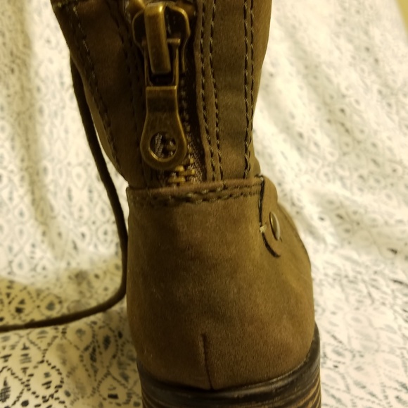 Crown Vintage Olive Green/Brown Lace-up Booties - Picture 6 of 8